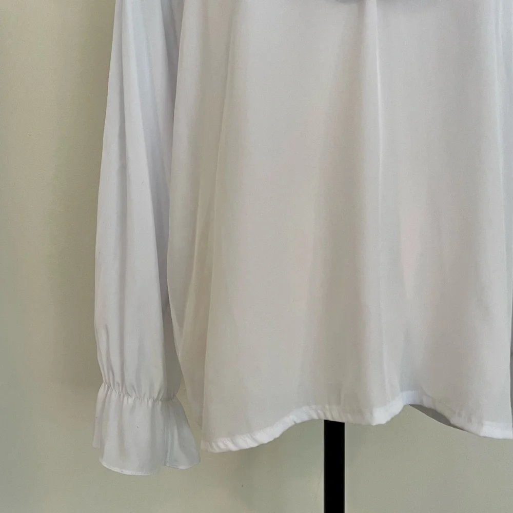 SOLD :: Vintage 90s Bertha Collar Blouse - Picture 5 of 10